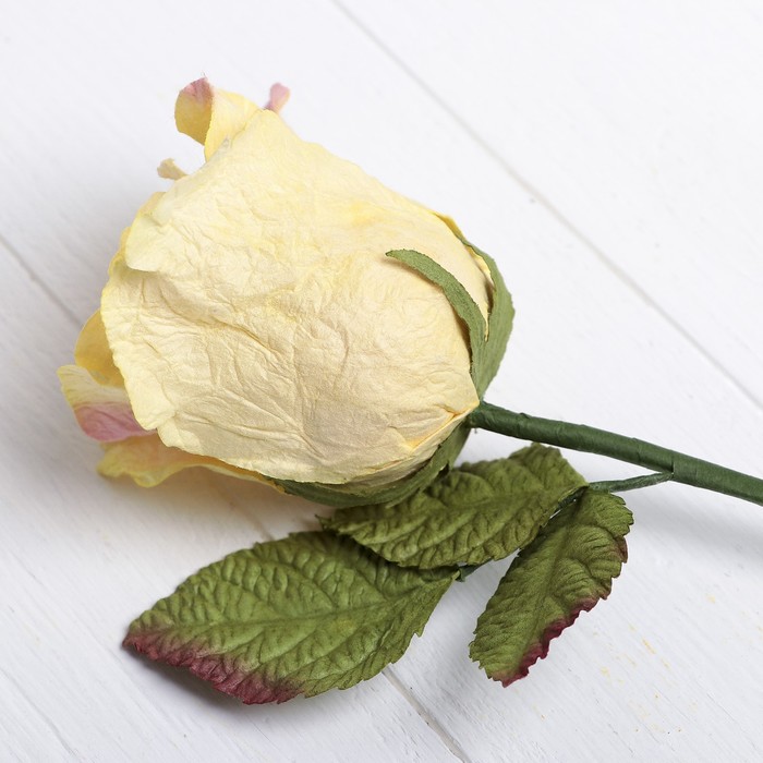 Декоративный цветок "Нежно-жёлтая роза"