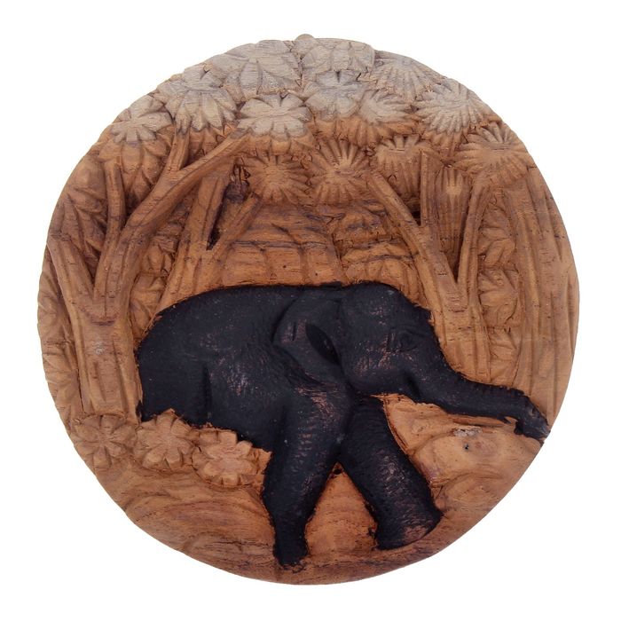 Панно "Слон на прогулке"