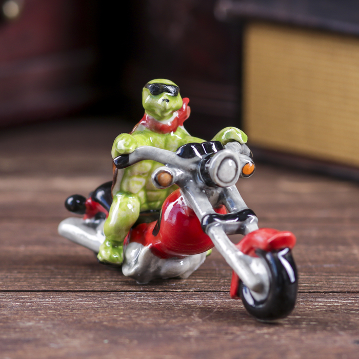 Сувенир "Черепаха-байкер"