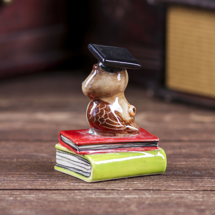 Сувенир "Совёнок с книгами"