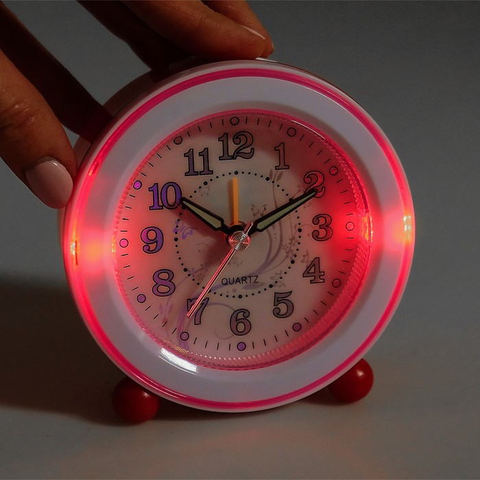 Будильник круг на ножках, бел циферблат, подсветка, стрелки светятся микс d=10см