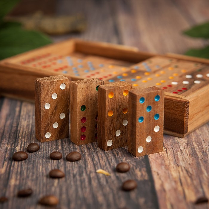 Настольные игра "Домино", 2.3х16х10 см