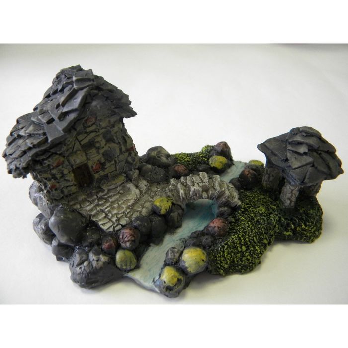 Хижина с мостом L140 x W90 x H75мм