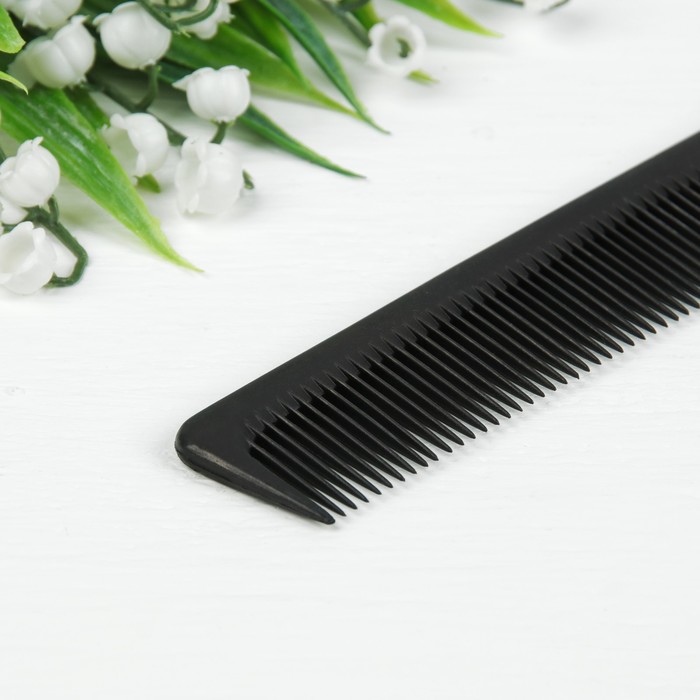 Расчёска с хвостиком, цвет чёрный