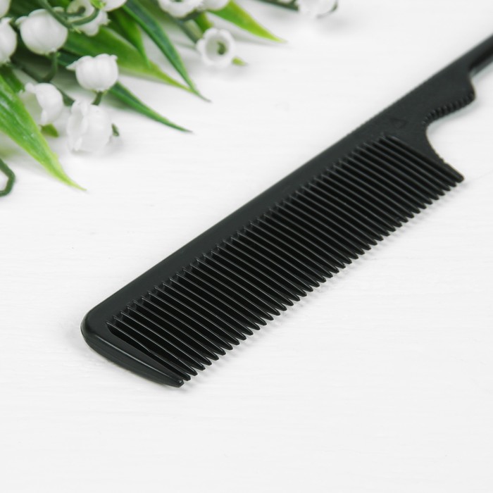 Расчёска с хвостиком, цвет чёрный