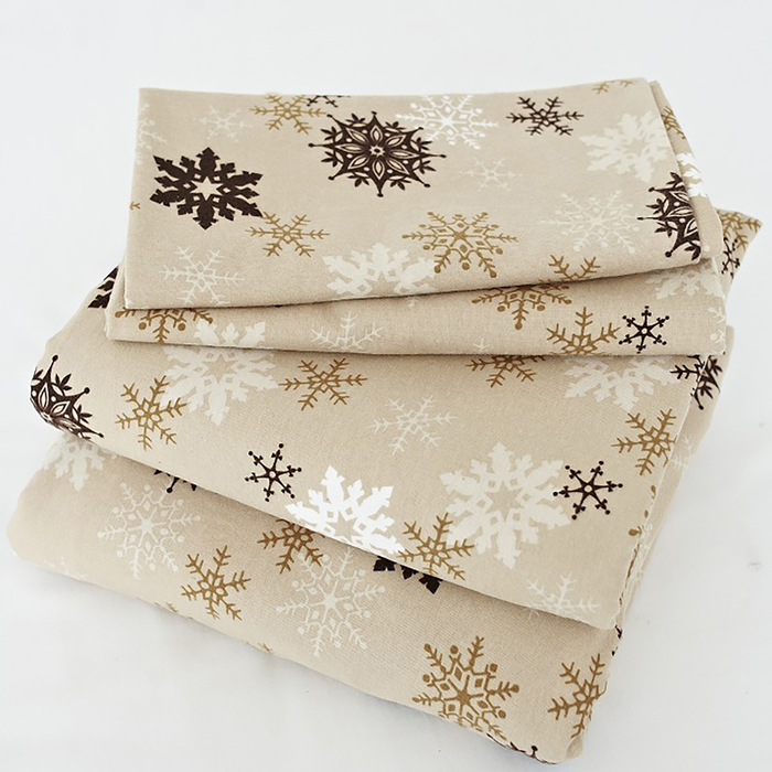 Постельное бельё 2 сп. Снежинки беж 175х220см, 200х220см, 50х70см 2шт, фланель облегчённая 147 г/м.кв. хл100%