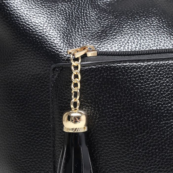 Сумка женская на молнии, 2 отдела, 2 наружных кармана, цвет чёрный