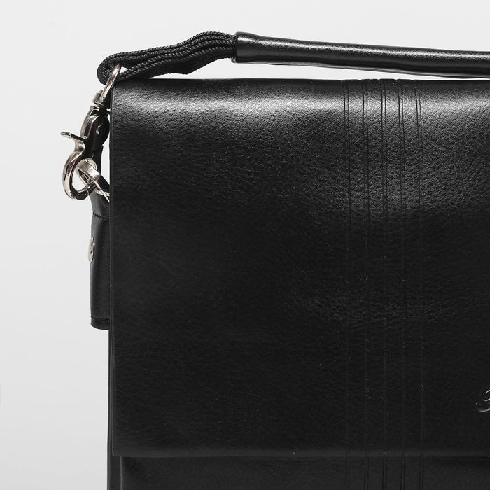 Планшет мужской, 3 отдела, 2 наружных кармана, ручка, длинный ремень, цвет чёрный