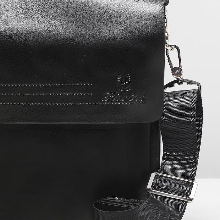 Планшет мужской, 3 отдела, 2 наружных кармана, ручка, длинный ремень, цвет чёрный