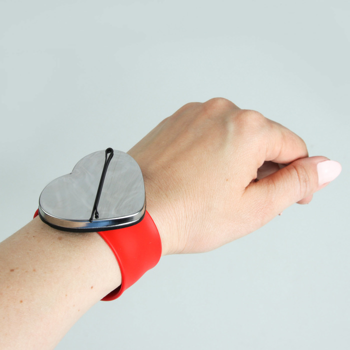 Магнитный браслет-держатель для шпилек и невидимок, в форме сердца, цвет МИКС