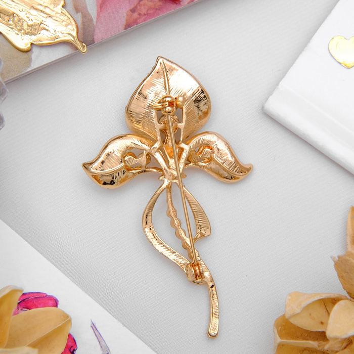 Брошь "Спатифиллум", цвет белый в золоте