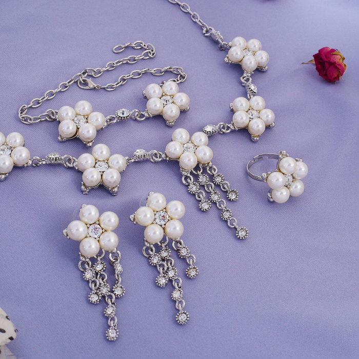 Набор 4 предмета: серьги, колье, браслет, кольцо "Жемчужные цветы", цвет белый в серебре