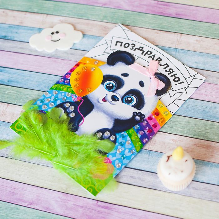 Открытка-аппликация перьями и стразами "Панда"