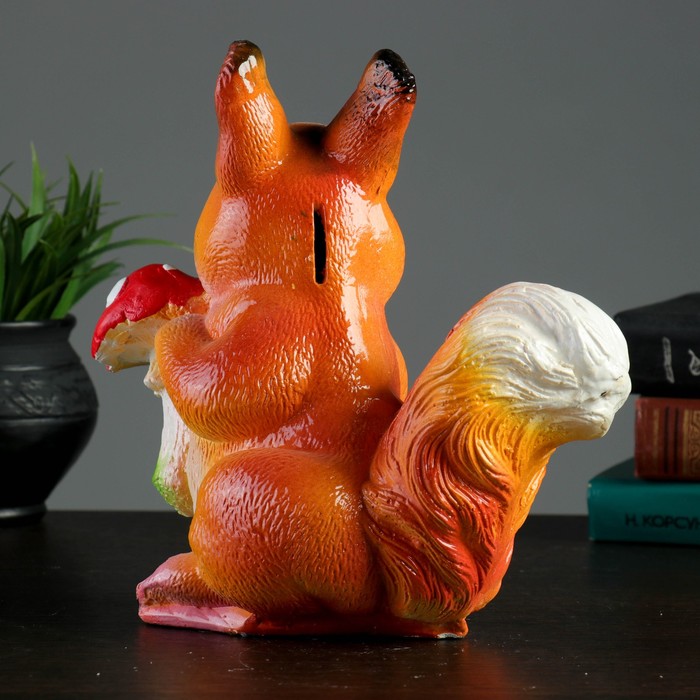 Садовая фигура "Белочка"