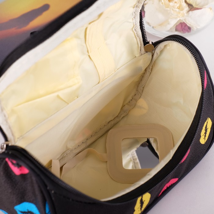 Косметичка сумка «Губки», отдел на молнии, с зеркалом, цвет чёрный