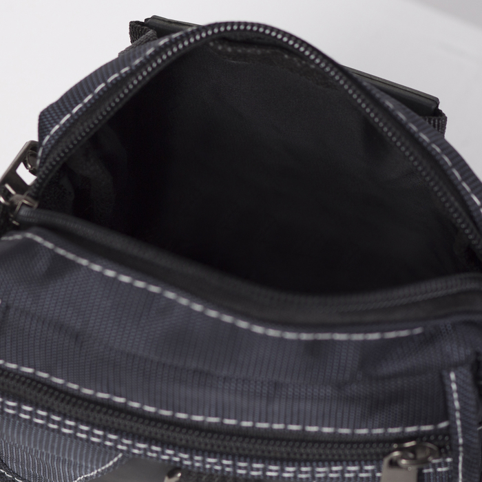 Сумка поясная на молнии, 1 отдел, 2 наружных кармана, с ручкой, цвет чёрный