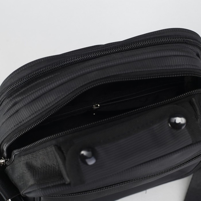 Сумка деловая на молнии, 2 отдела, 2 наружных кармана, длинный ремень, цвет чёрный