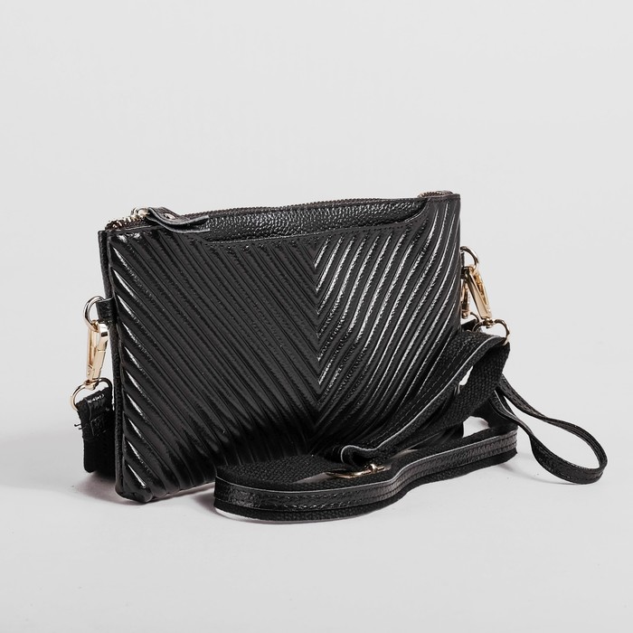 Клатч женский на молнии, 1 отдел с перегородкой, ручка, 2 наружных кармана, длинный ремень, цвет чёрный