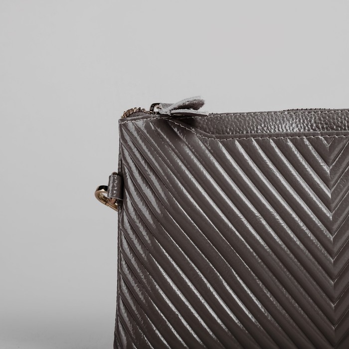 Клатч женский на молнии, 1 отдел с перегородкой, ручка, 2 наружных кармана, длинный ремень, цвет серый