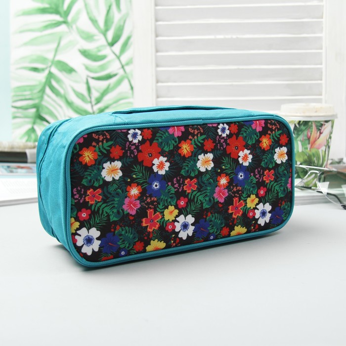 Косметичка дорожная на молнии "Цветы", 1 отдел, с ручкой, цвет голубой