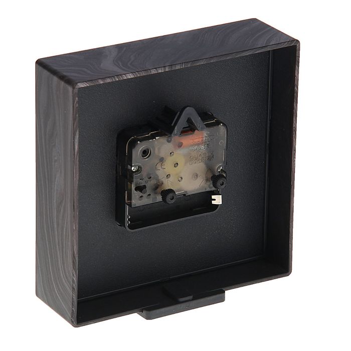 Будильник квадрат структура дерева, крупные цифры 3,6,9,12 , цвет циферблат, ТИХИЙ ХОД 13*13см 173