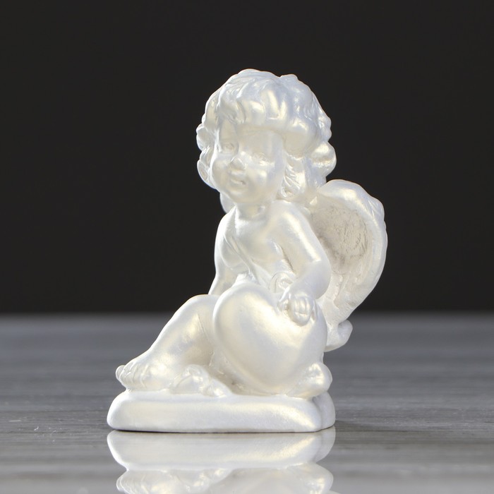 Статуэтка "Ангел на сердечке 3" перламутровая, 6х6,5х10 см