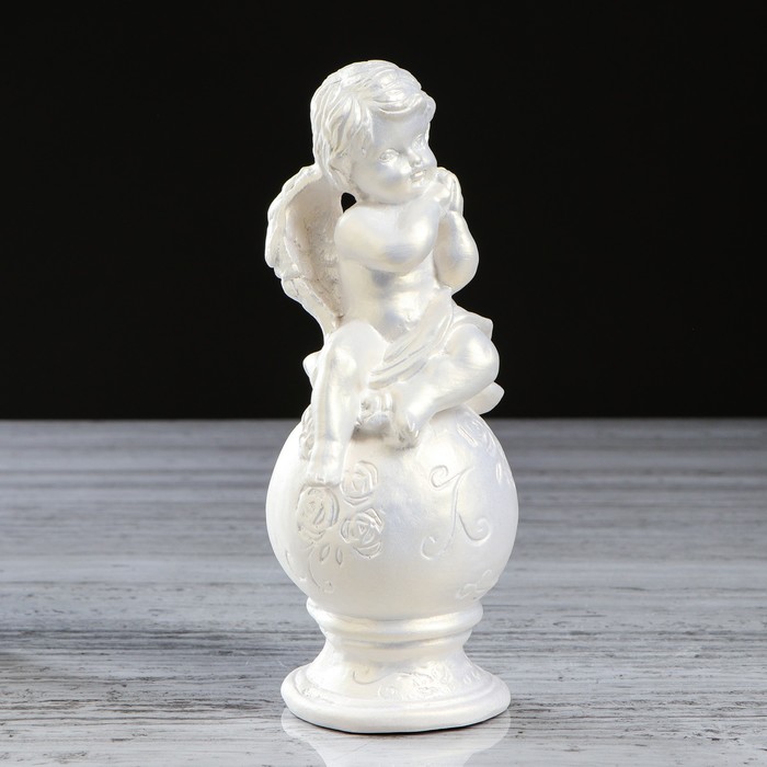 Статуэтка "Ангел на шаре мальчик" перламутровая, 6,5х6,5х17 см