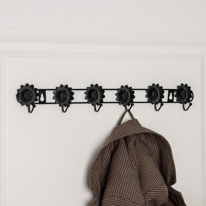 Вешалка на 6 крючков 41,5х5,5х3 см "Ромашки", цвет черный