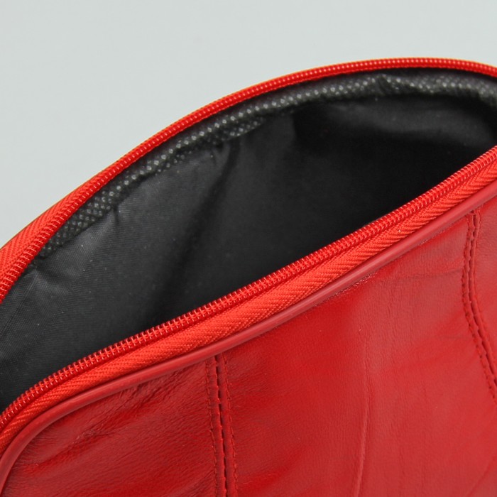 Косметичка простая, отдел на молнии, цвет красный