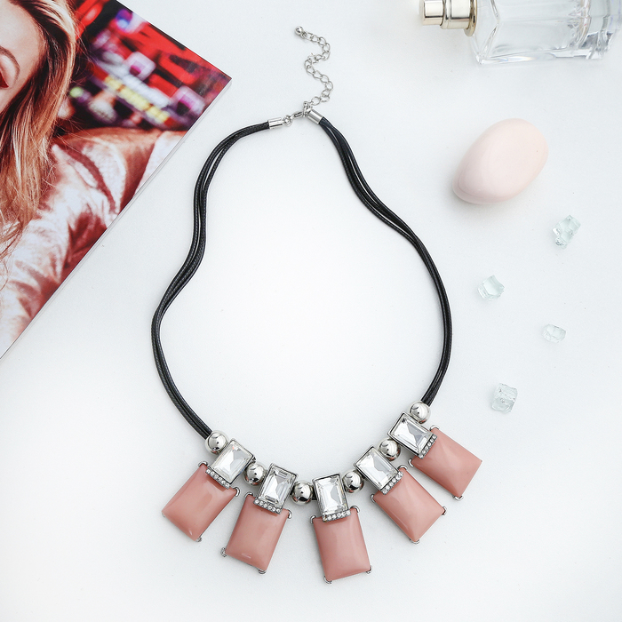 Колье "Абстракция" прямоугольники, цвет бело-бежевый