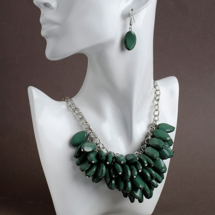 Набор 2 предмета: серьги, колье "Каскад" роскошь, цвет зелёный в серебре