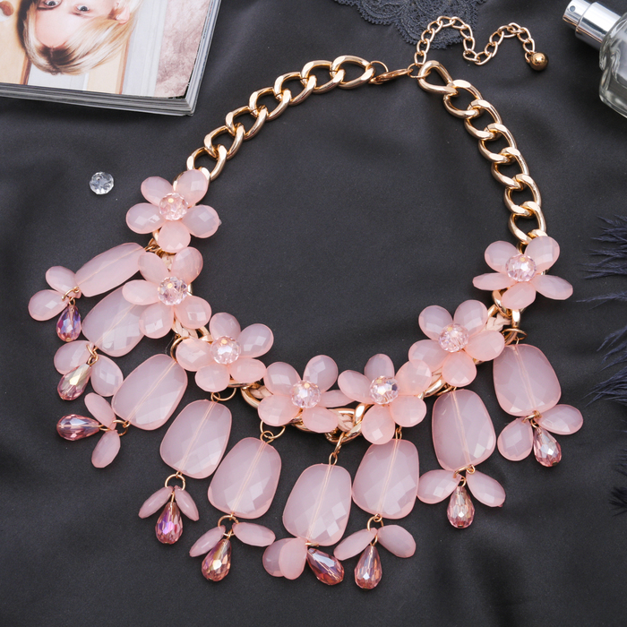Колье "Цветочный каскад", цвет розовый в золоте