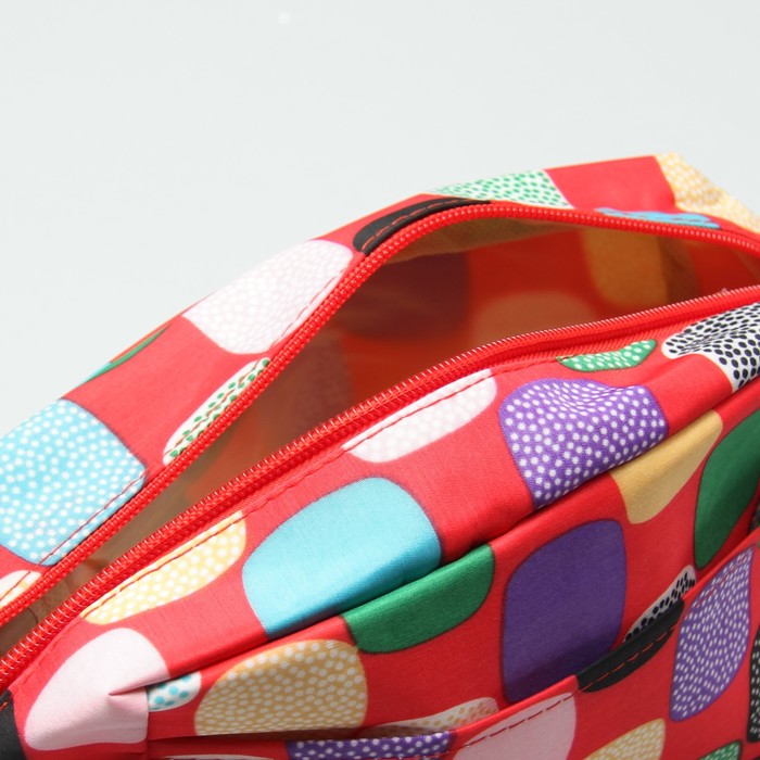 Косметичка дорожная «Квадраты», отдел на молнии, наружный карман, цвет красный