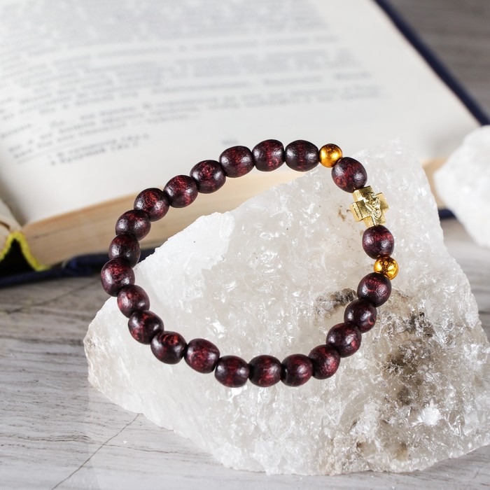 Браслет с металлическим крестиком