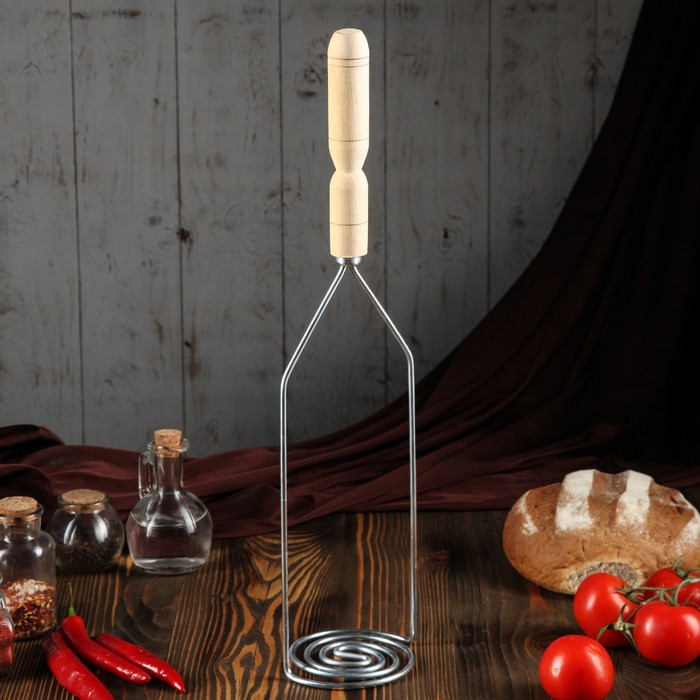 Толкушка с деревянной ручкой "Спиральная" большая, 51,5 см