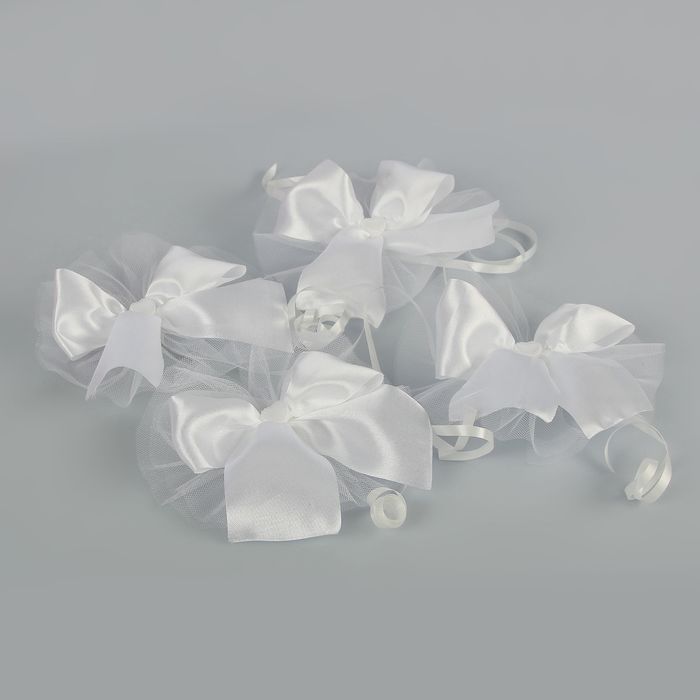 Набор для украшения автомобиля из фатина: кольца на крышу, 2 ленты на капот с бантами для зеркал, бант на решетку радиатора, 4 бантика на ручки, красный