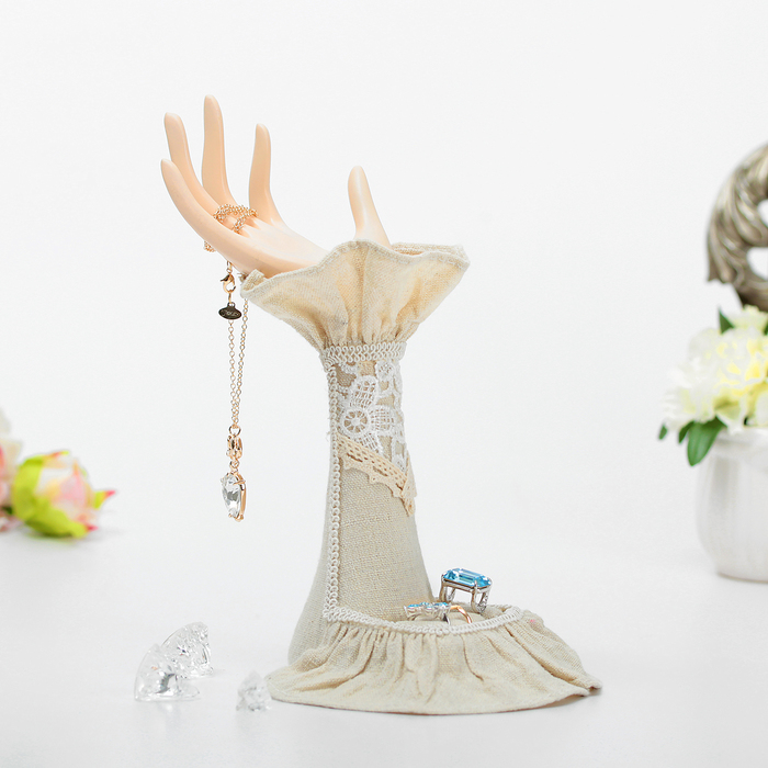 Подставка по украшения "Рука" ажурная, h23