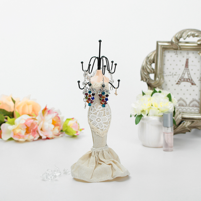 Подставка по украшения "Силуэт" в платье, ажурная, h27