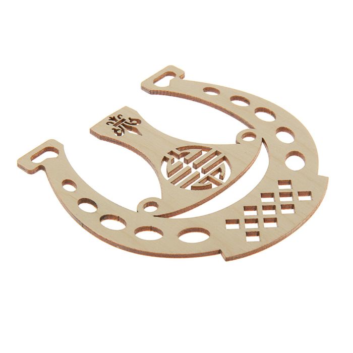 Оберег подкова "Секира Перуна" 10х10см