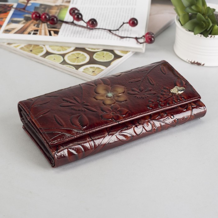 Кошелёк женский на клапане, 3 отдела, отдел для карт, для монет, наружный карман, цвет коричневый