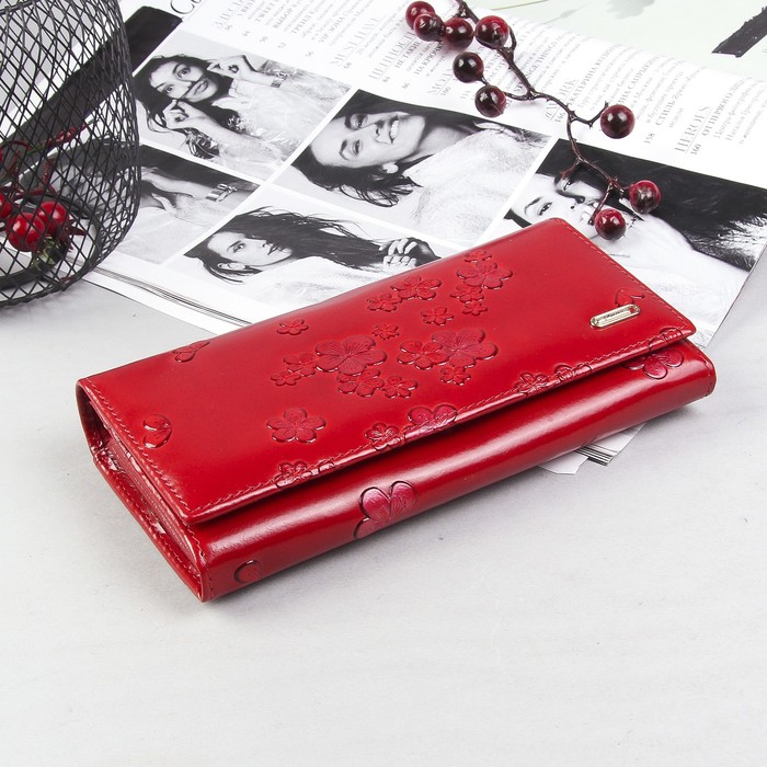 Кошелёк женский на клапане, 4 отдела, 2 отдела на рамке, отдел для карт, цвет красный