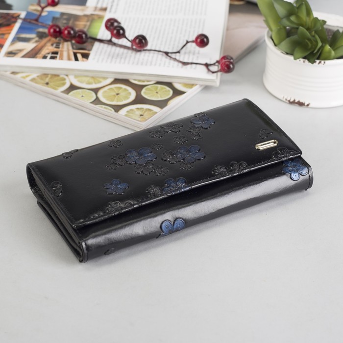 Кошелёк женский на клапане, 3 отдела, отдел для карт, для монет, наружный карман, цвет чёрный