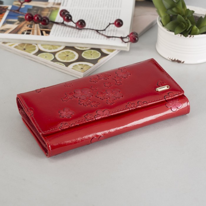 Кошелёк женский на клапане, 3 отдела, отдел для карт, для монет, наружный карман, цвет красный