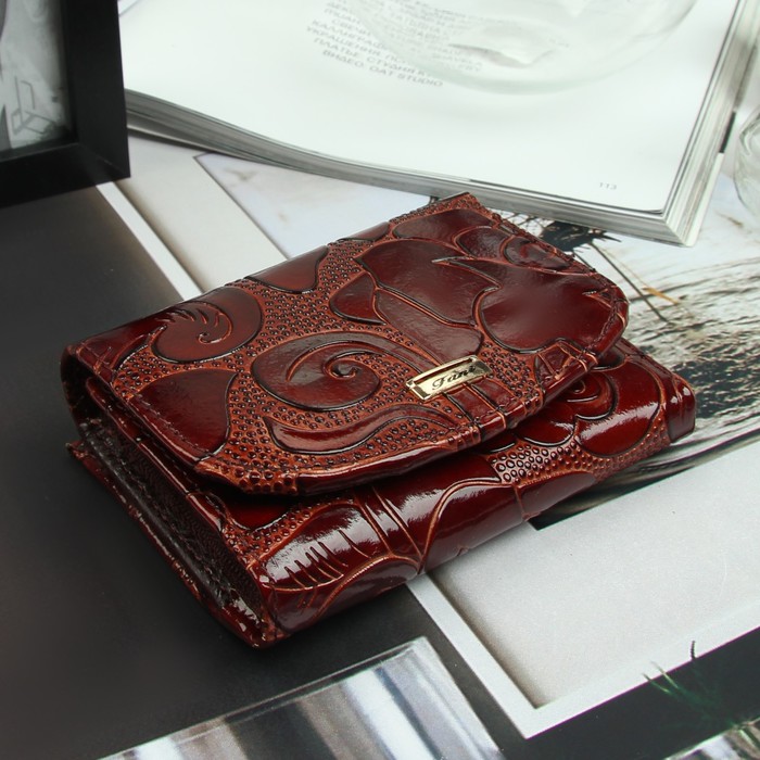 Кошелёк женский на клапане, 3 отдела, отдел для карт, отдел для монет на рамке, цвет коричневый