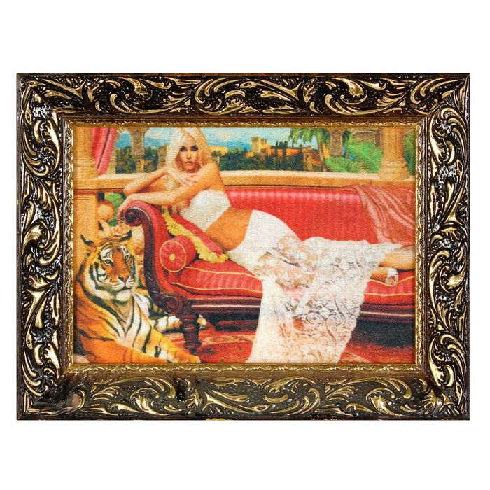 Гобеленовая картина "Красавица" рама микс