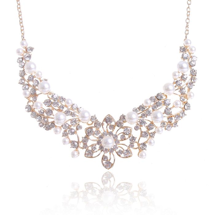 Колье "Жемчужное цветение", цвет белый в золоте