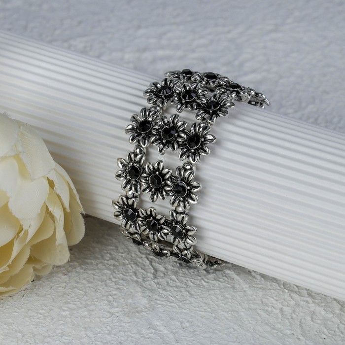 Браслет со стразами "Цветочный букет", цвет серый в чернёном серебре