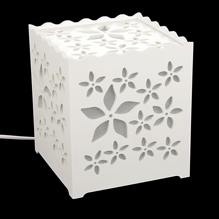 Светильник настольный белый резной 6LED "Цветы" МИКС 17х15х15 см