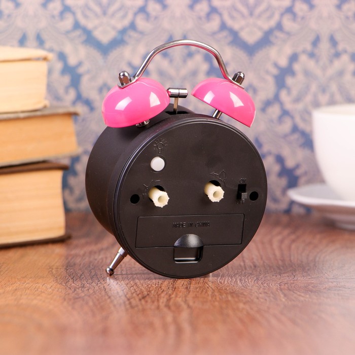 Будильник d=8см, черный, на циферблате Мордашка-улыбашка на желтом, с подсветкой, микс