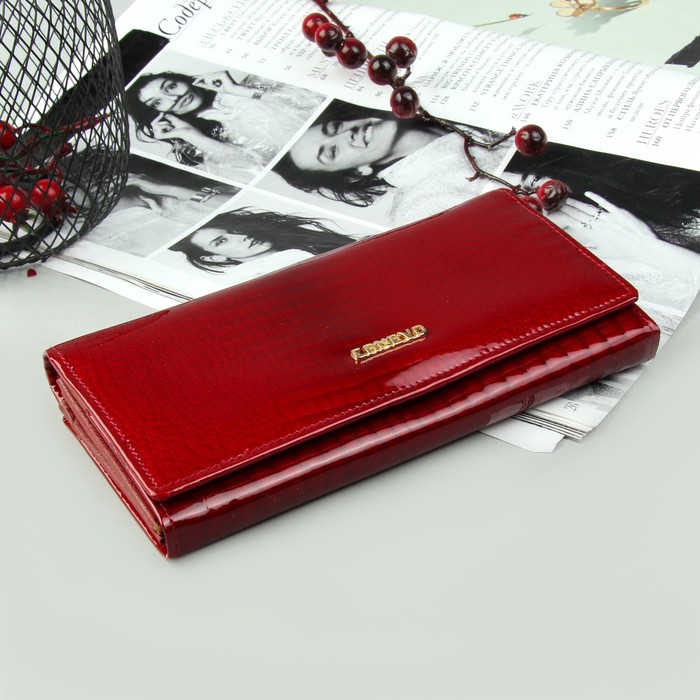 Кошелёк женский на клапане, 4 отдела, 2 отдела на рамке, отдел для карт, цвет красный